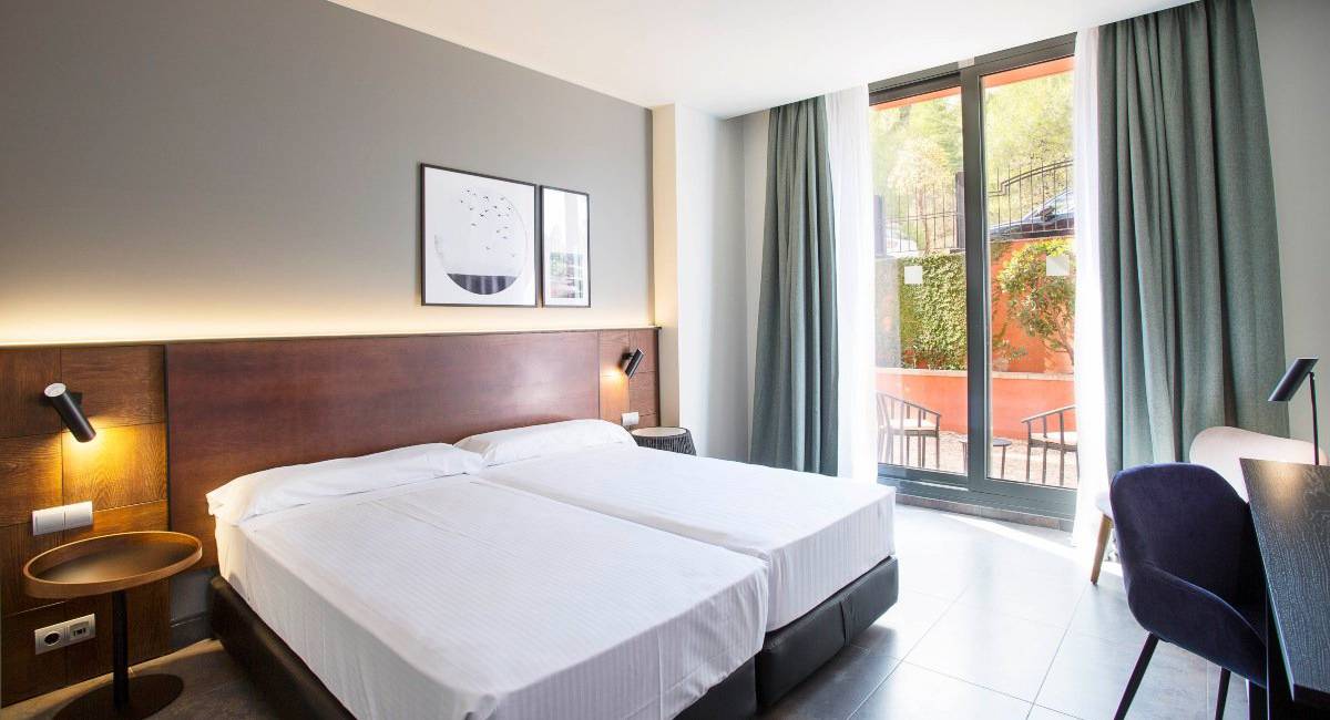 Double deluxe avec terrasse Hotel Barcelona Golf 4* Sup Sant Esteve Sesrovires
