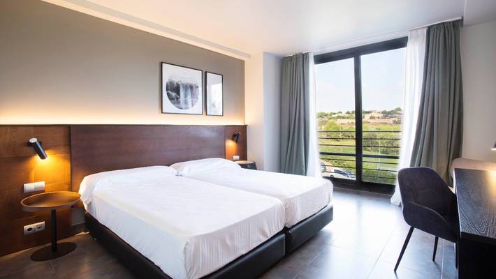 Doble deluxe vista jardin Hotel Barcelona Golf 4* Sup Sant Esteve Sesrovires
